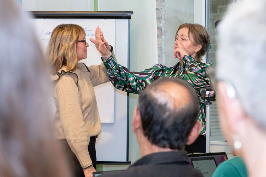 En person som holder en presentasjon