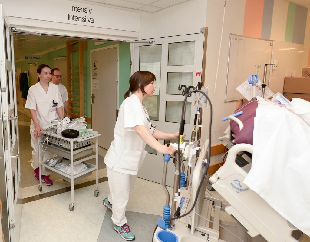 En person på et sykehusrom