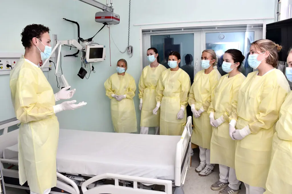 Sykepleierstudenter smittevern (4)