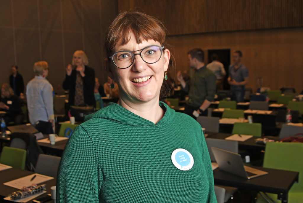 En person med briller