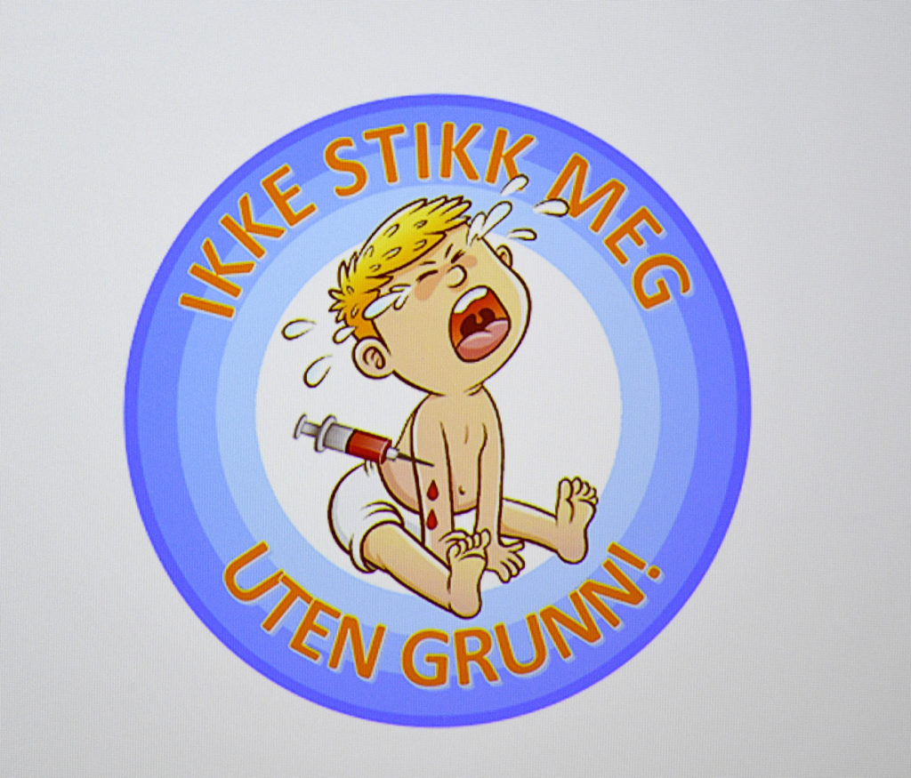 En logo med en løve og tekst