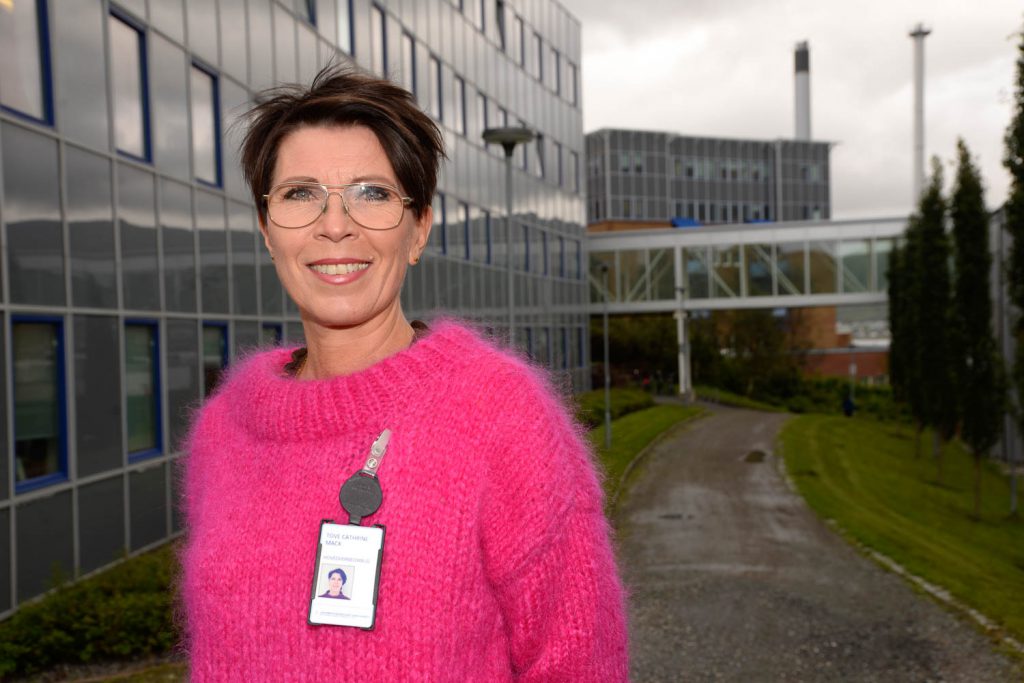 En person med briller