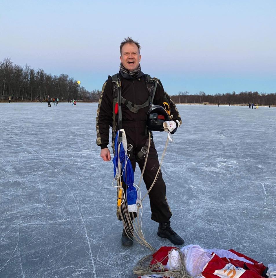 Landet på Prestvannet etter fallskjermhopp