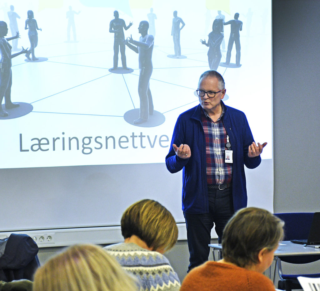 En person som holder en presentasjon