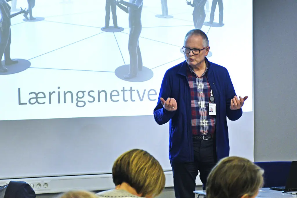 En person som holder en presentasjon