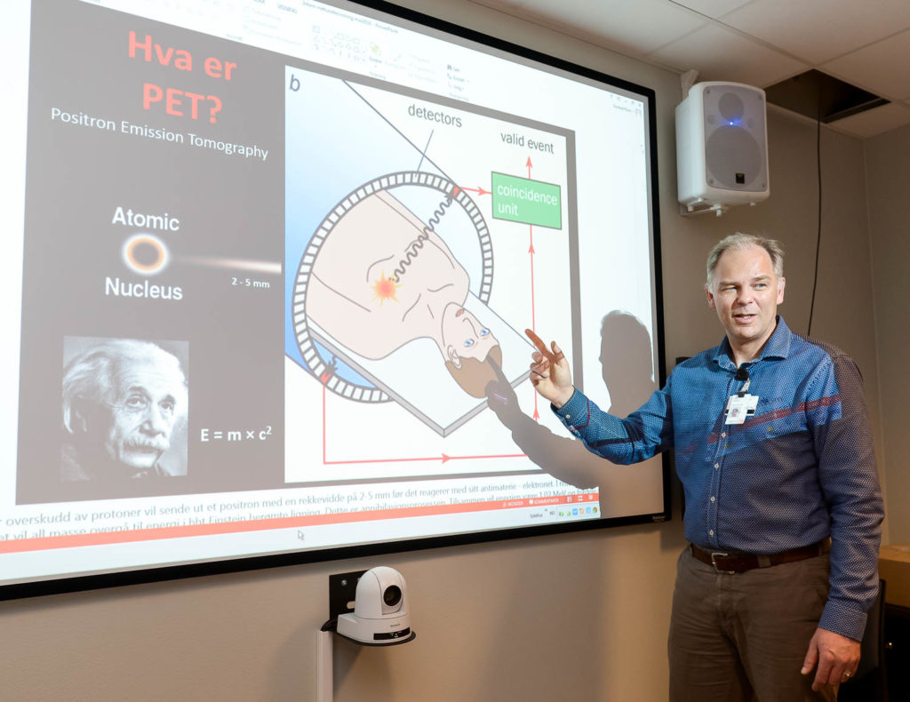 En person som holder en presentasjon