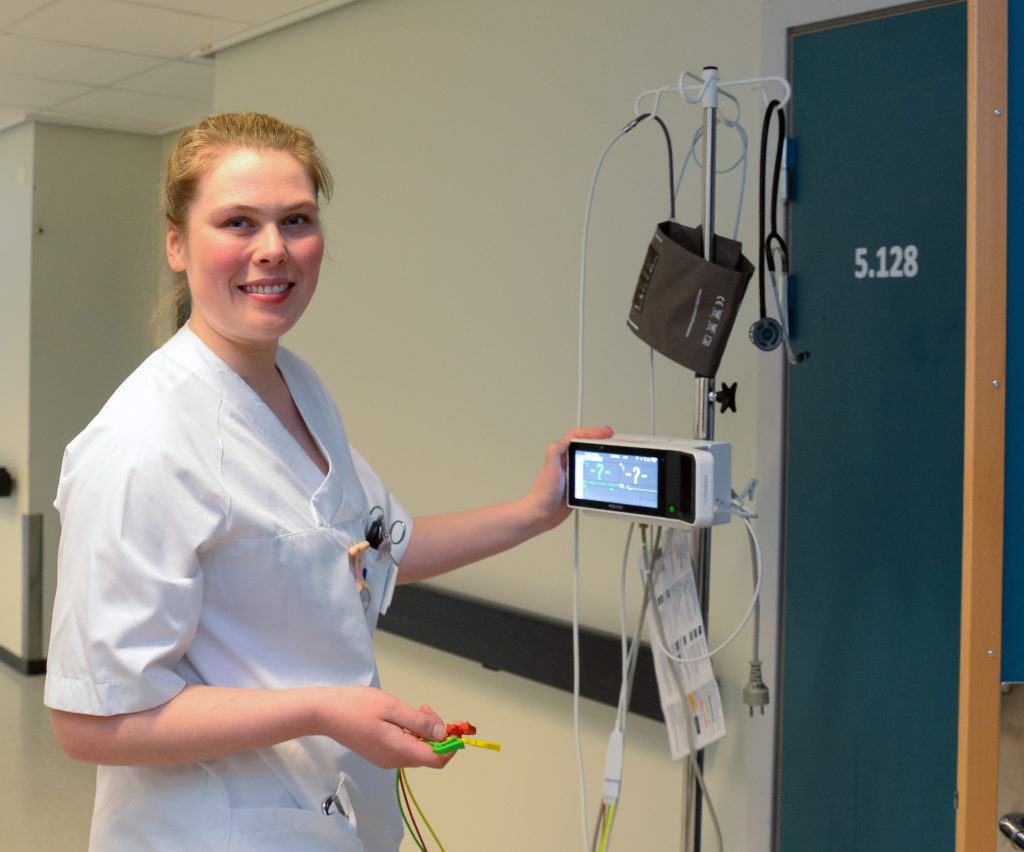 En person i hvit frakk