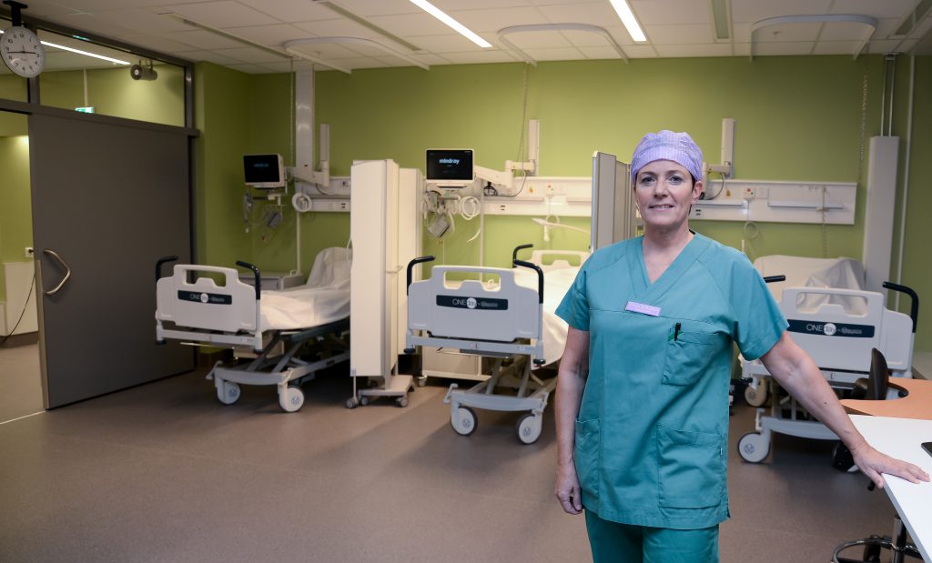 En person på et sykehusrom