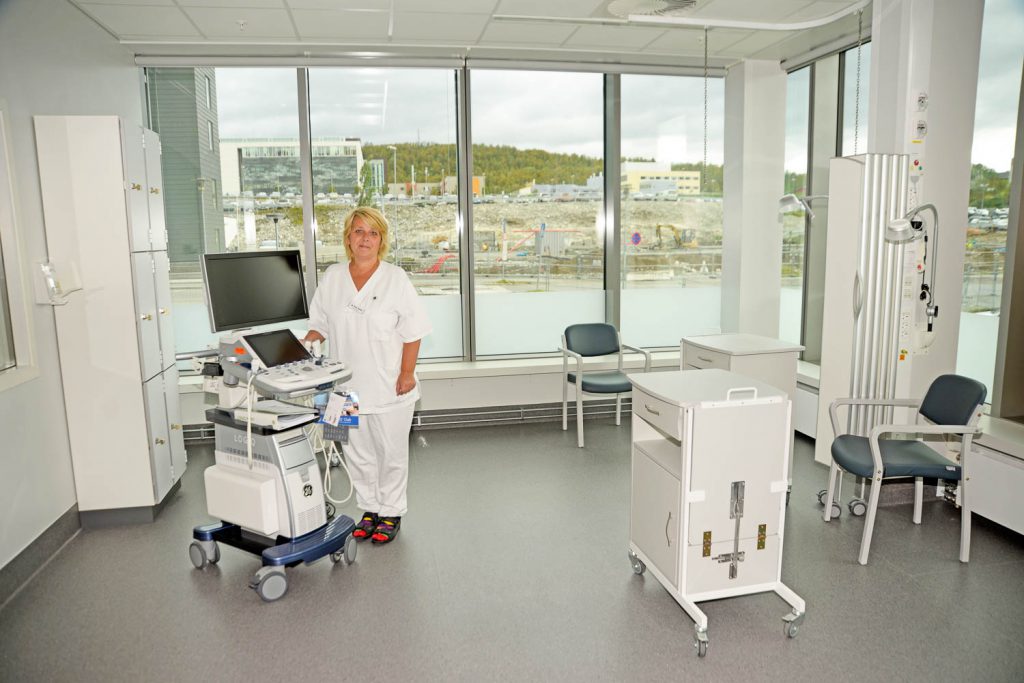 En person i hvit frakk