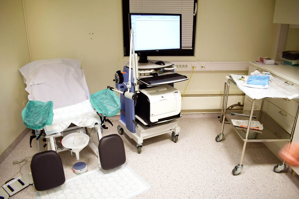 Et rom med medisinsk utstyr