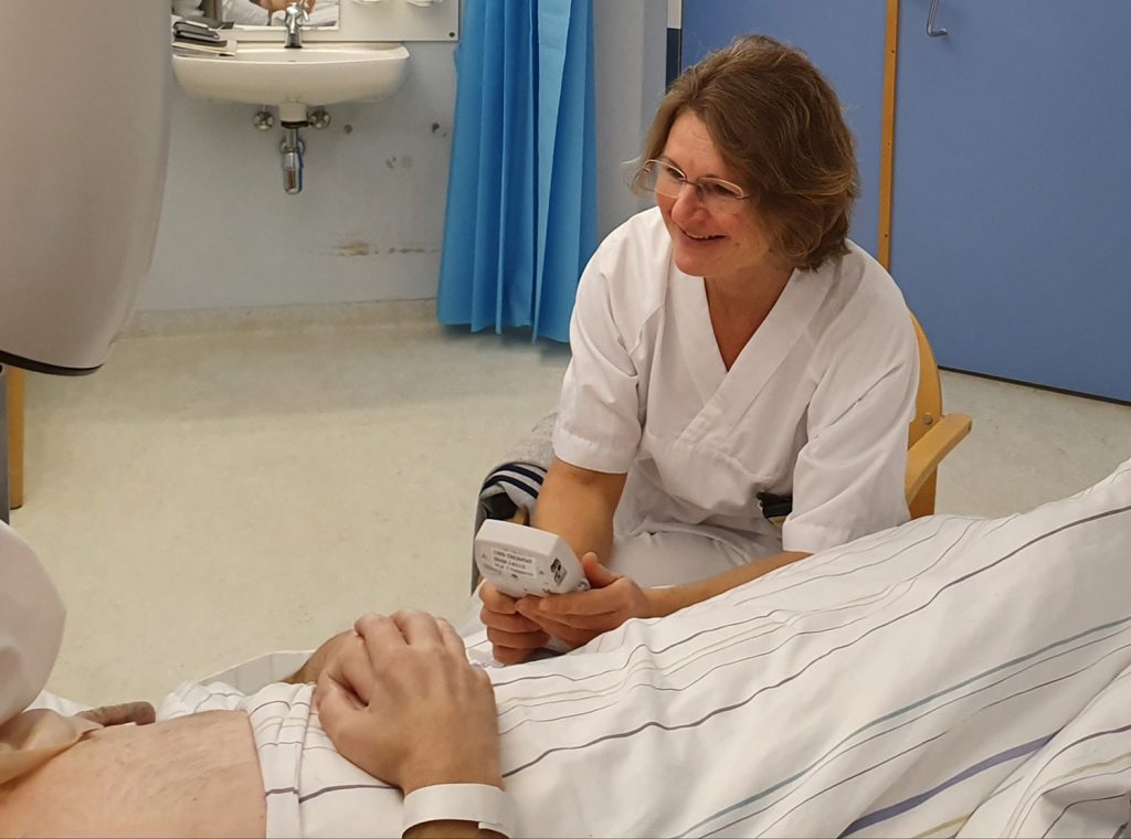 En person i en sykehusseng