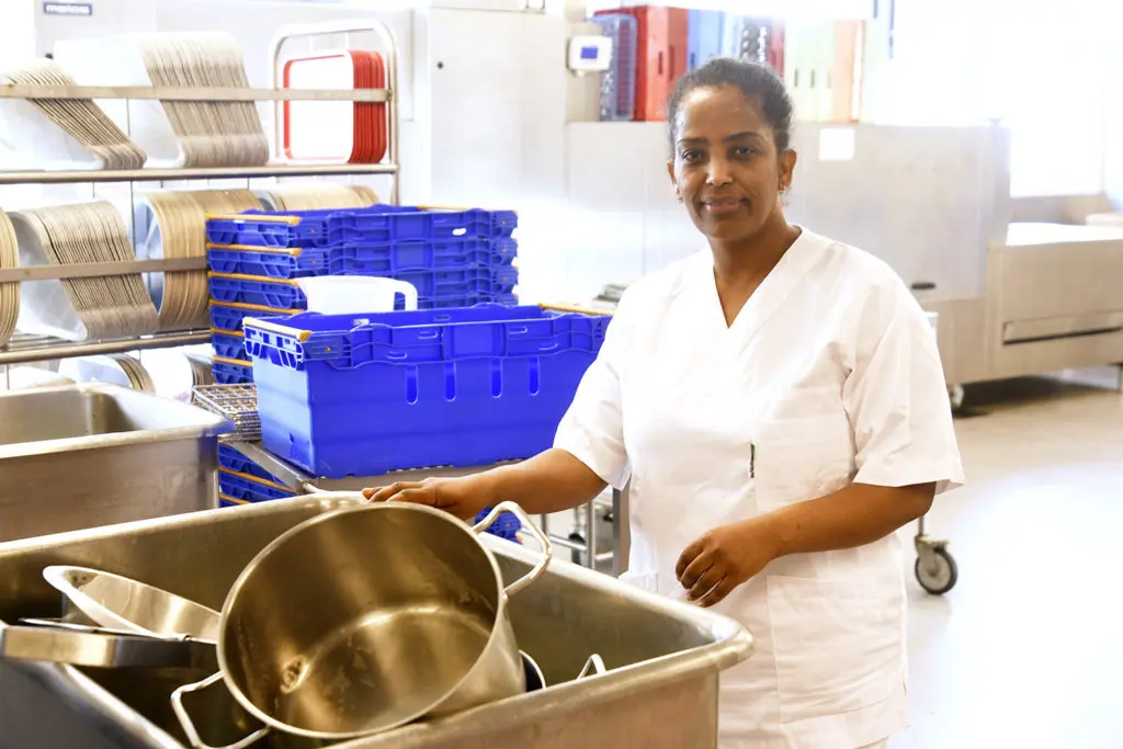 En person i hvit frakk