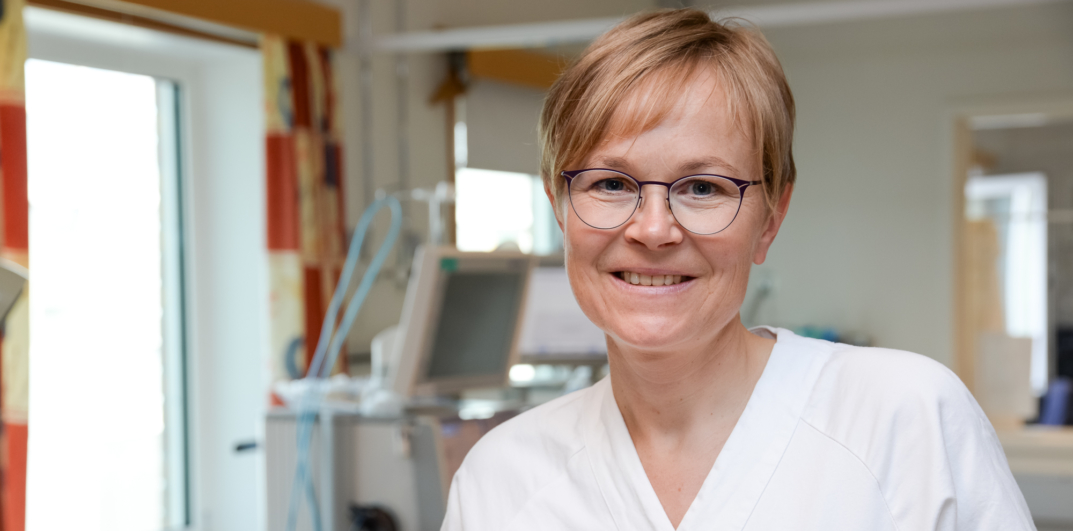 En person med briller