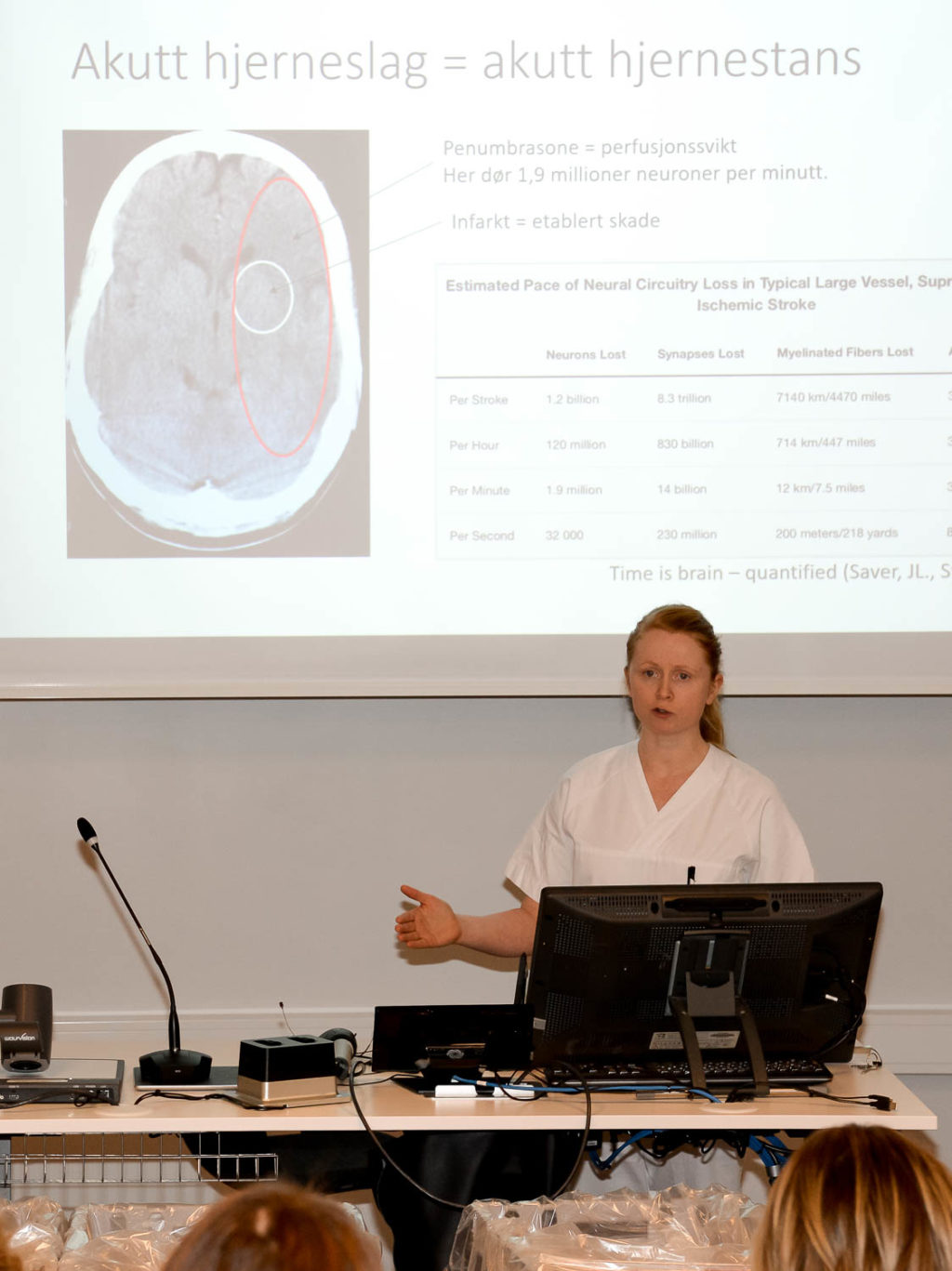 En person som holder en presentasjon