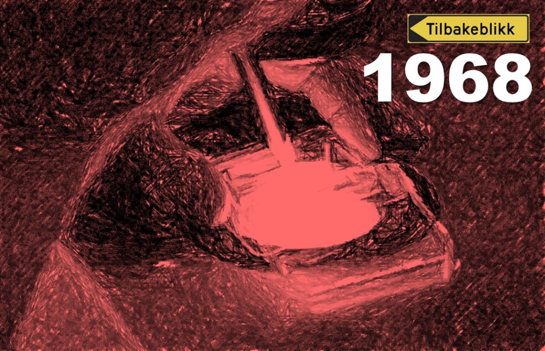 En rød stein med et hull i