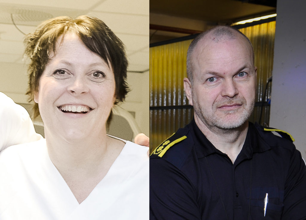 En mann og en kvinne som smiler