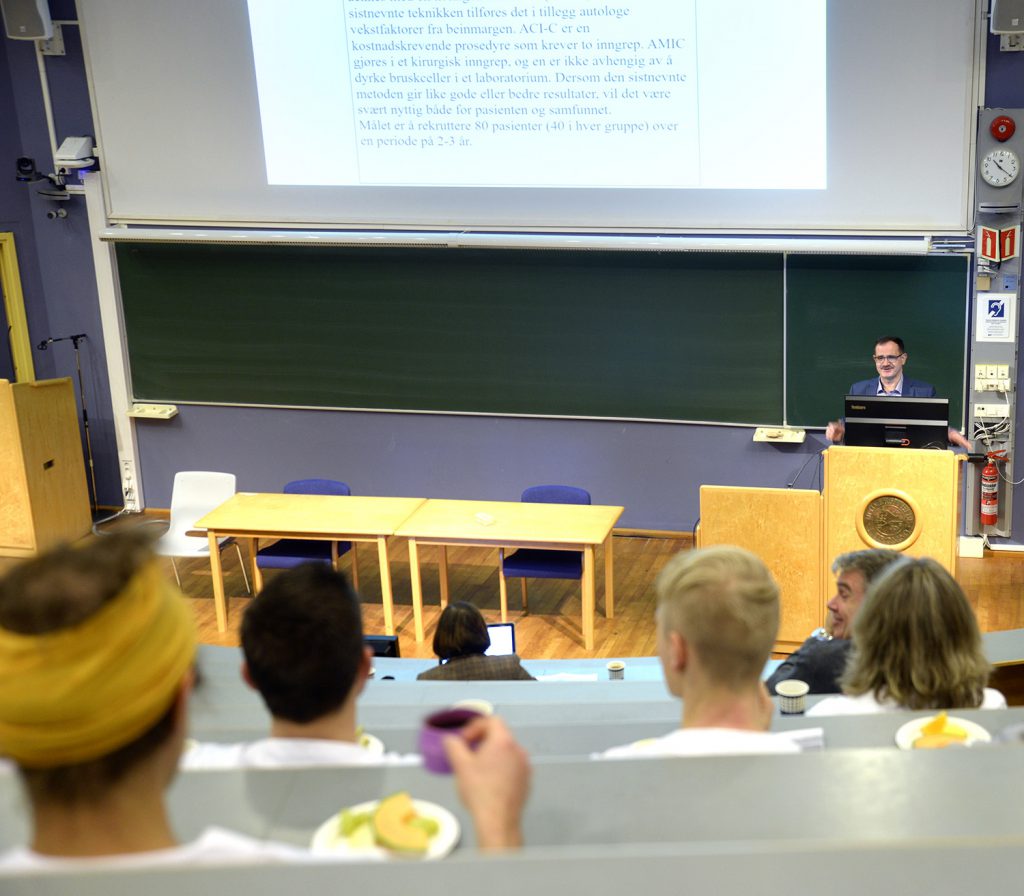 En person som holder en presentasjon