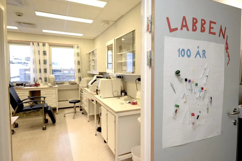 Et kontor med en whiteboard