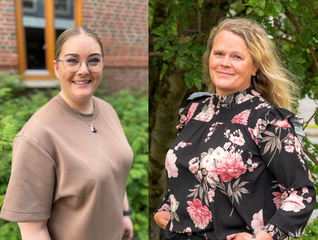 Et par kvinner som smiler