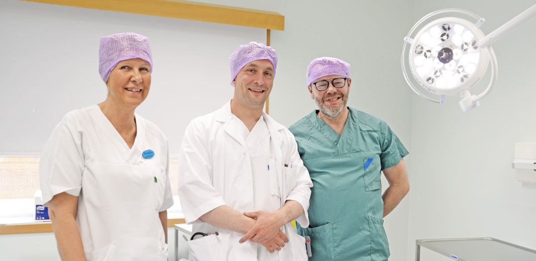 En gruppe mennesker i medisinske uniformer