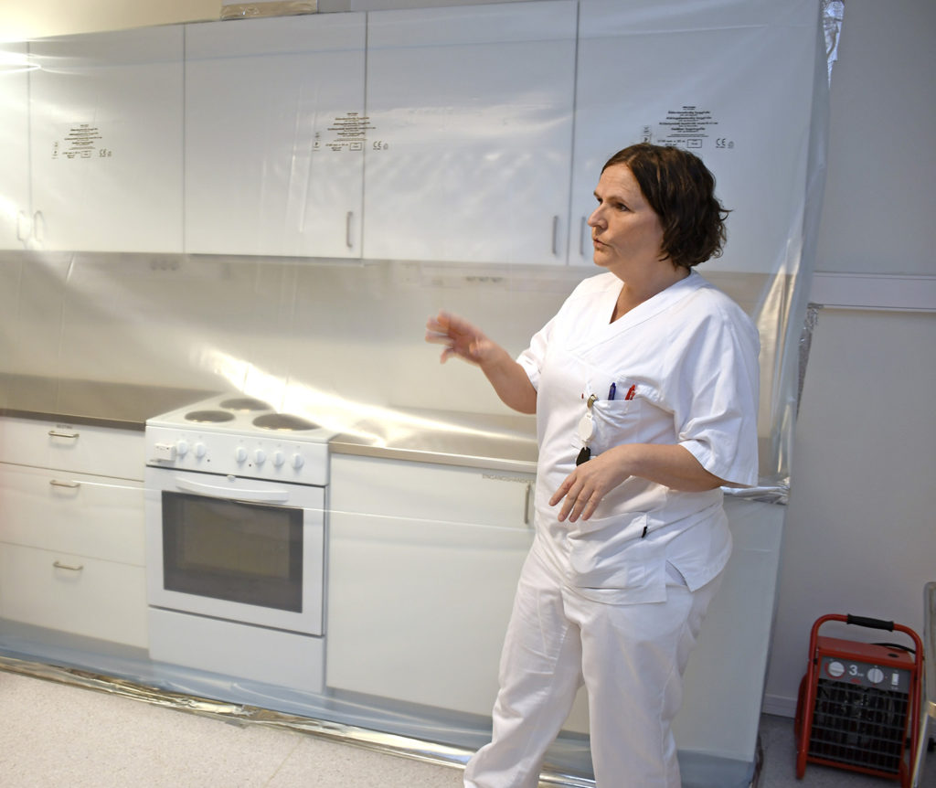 En person i hvit frakk