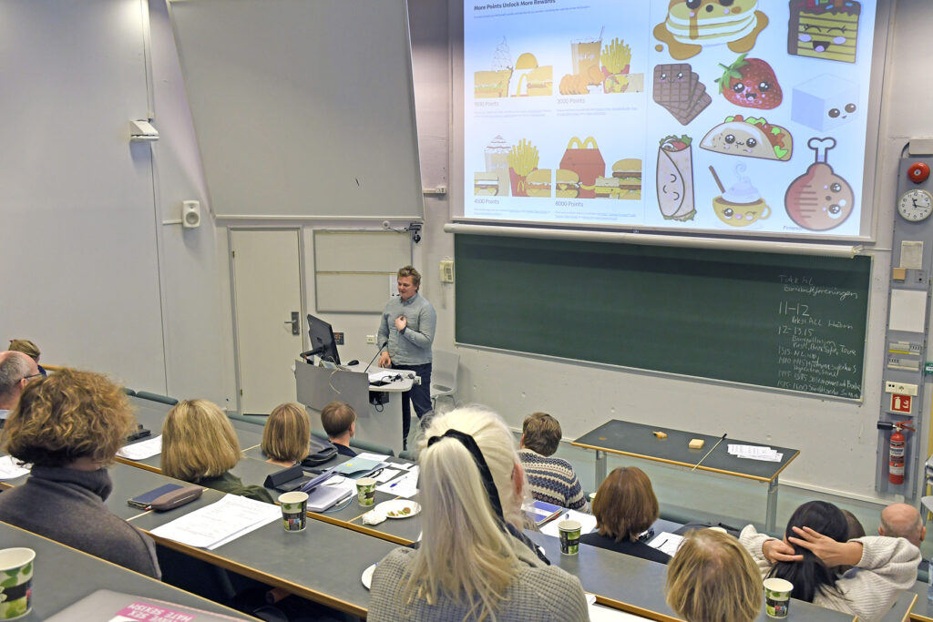 En person som underviser en klasse