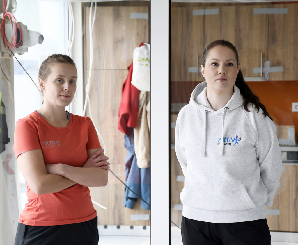 En person i rød skjorte