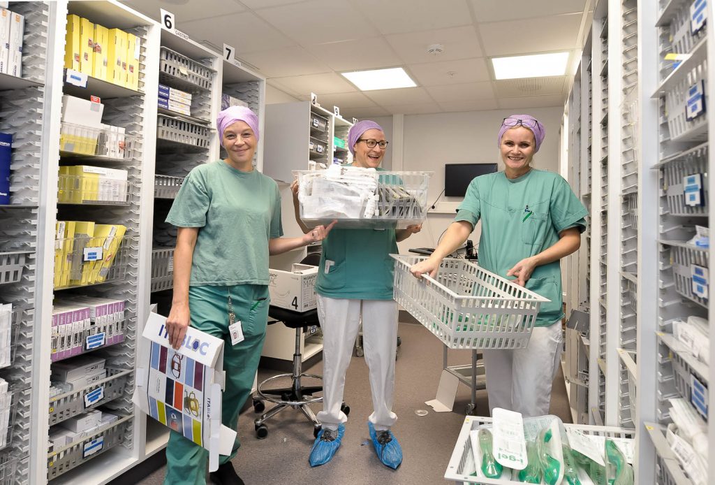 Noen kvinner i en butikk