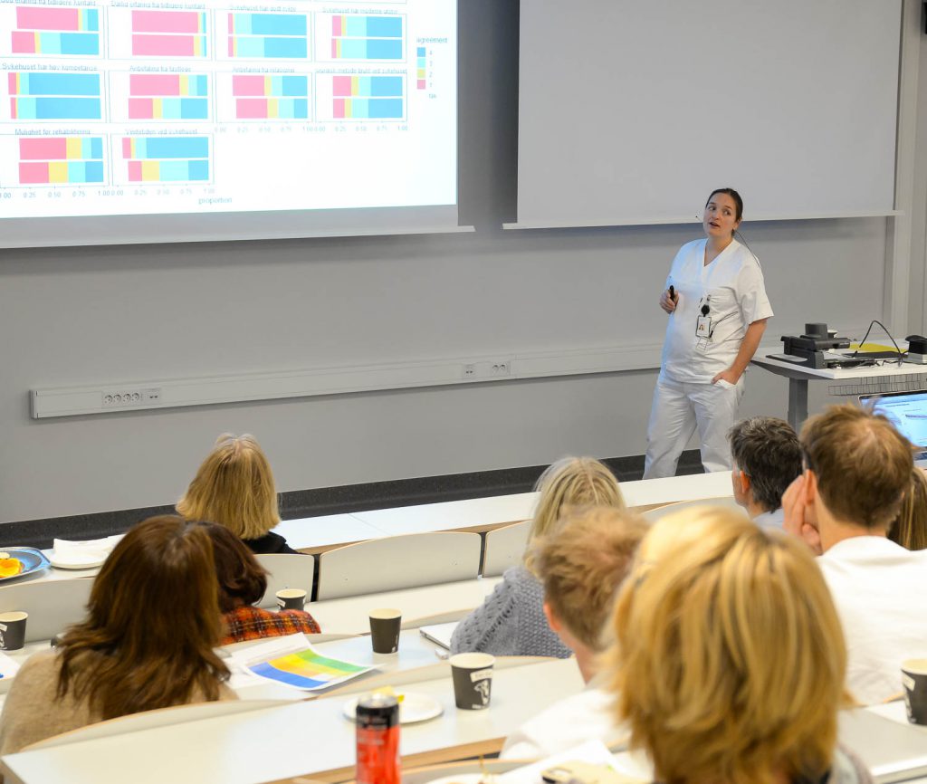 En person som underviser en klasse