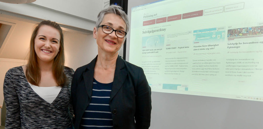 Noen få kvinner som smiler