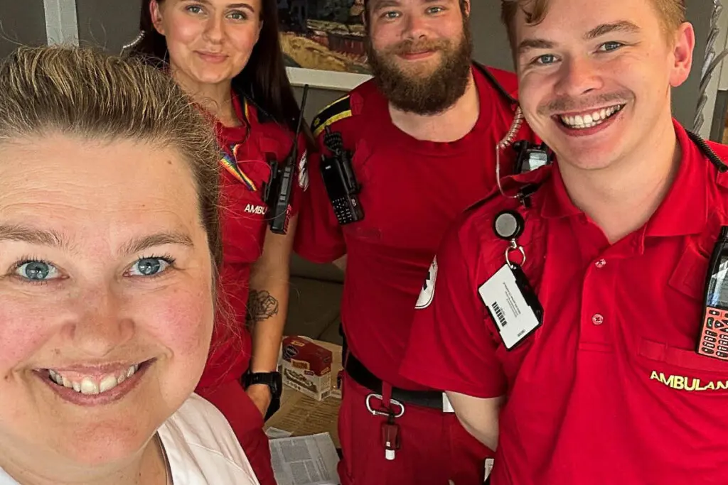 Fire personer på selfie