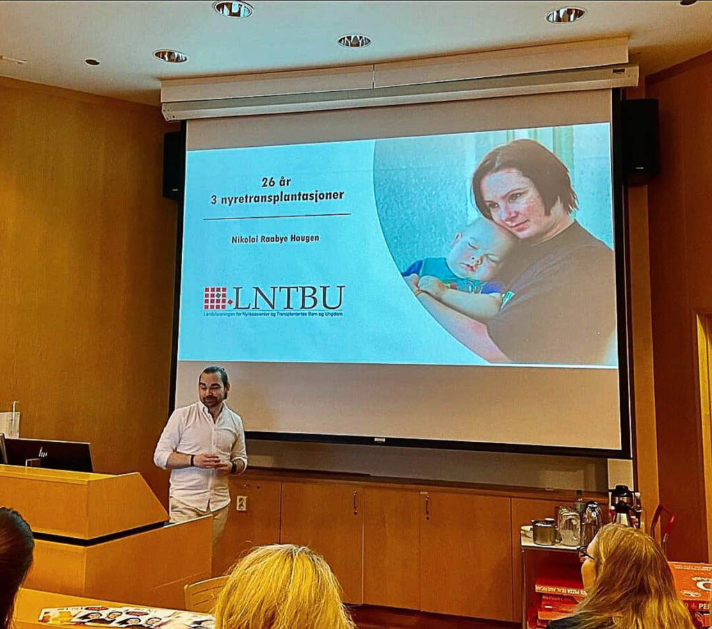 Person foran powerpoint for skjerm