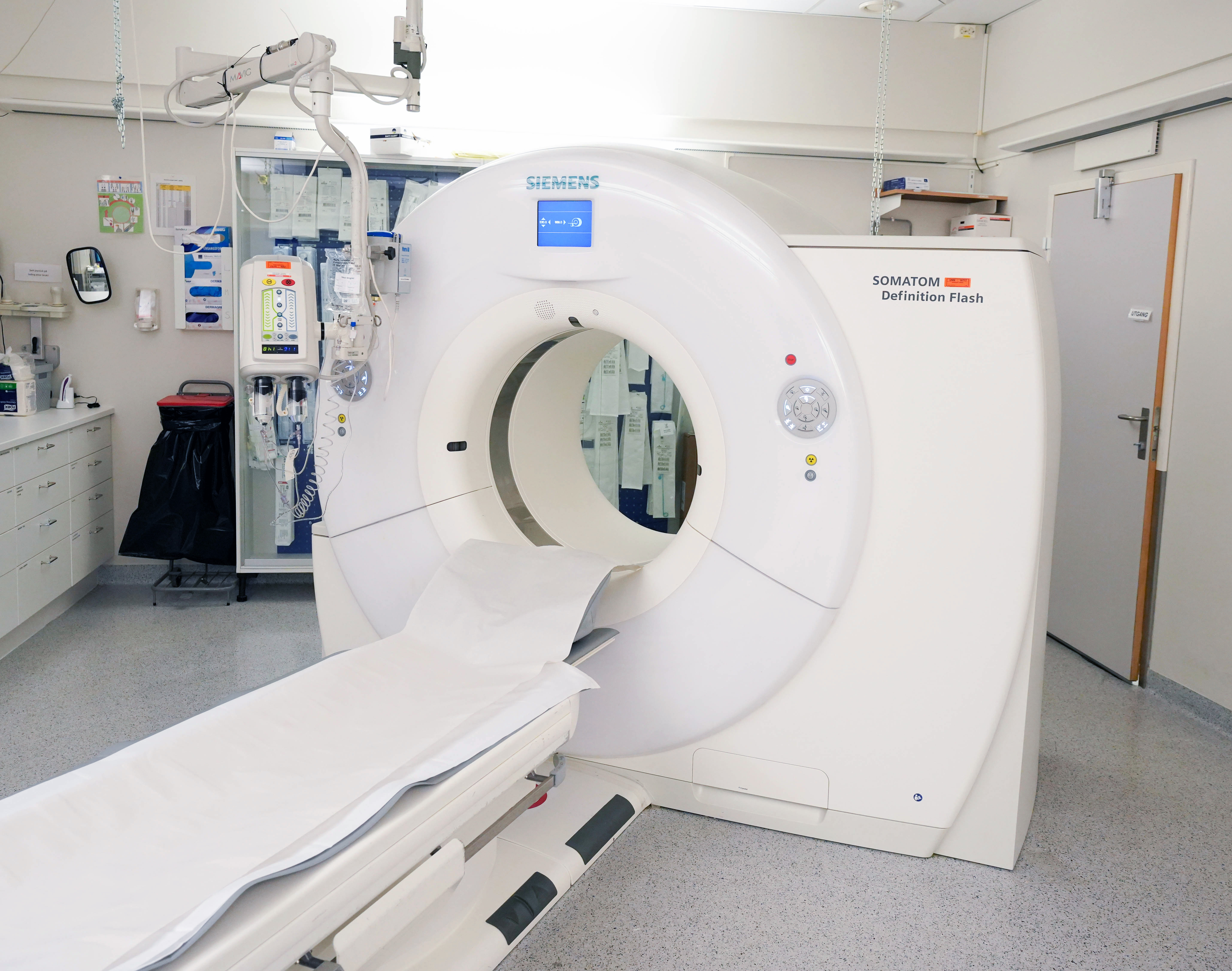 En stor hvit CT-maskin