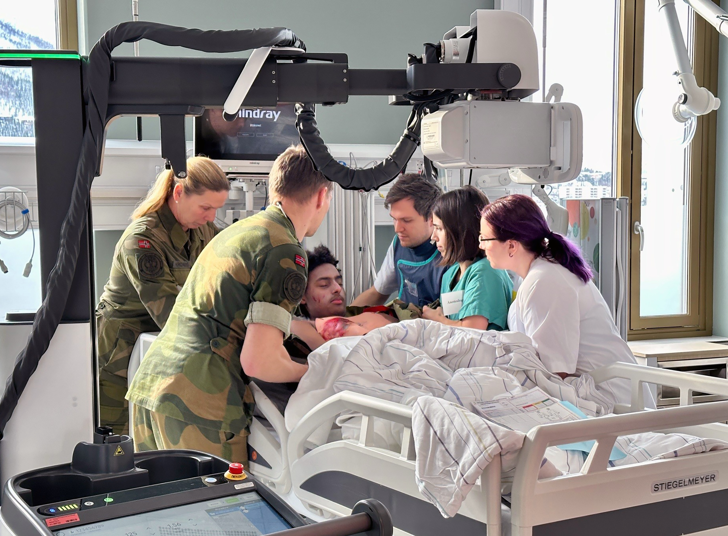 En gruppe mennesker på et sykehus