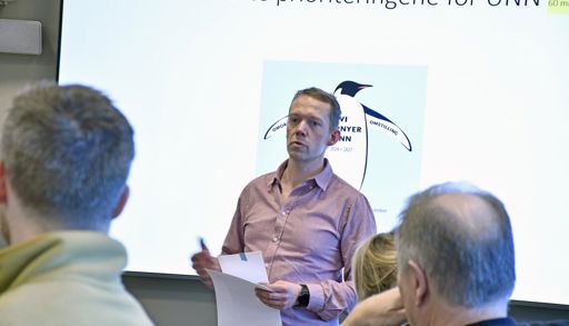 En person som holder en presentasjon