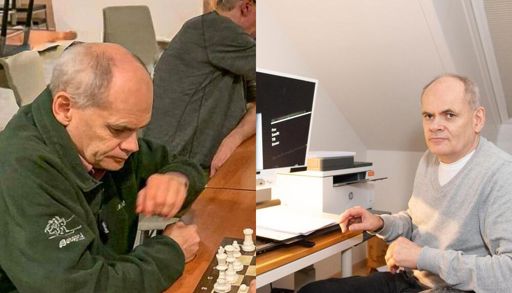 En mann sitter ved et bord
