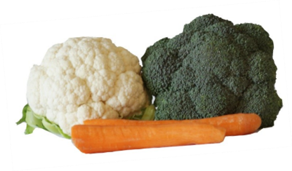 En tallerken med grønnsaker og en brokkoli