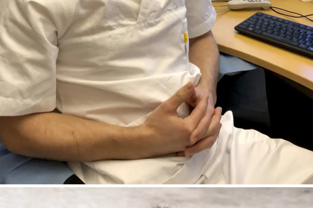 En mann og en kvinne som smiler