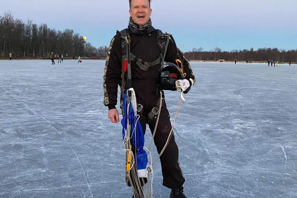 Landet på Prestvannet etter fallskjermhopp