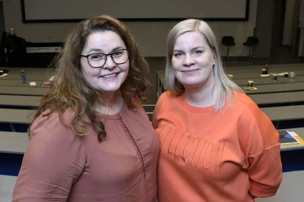 HLR kurs Arnhild Lindgaard og Siri Fiskum HLR kurs 13