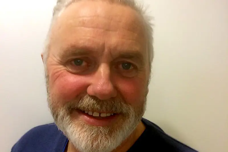 En mann med skjegg