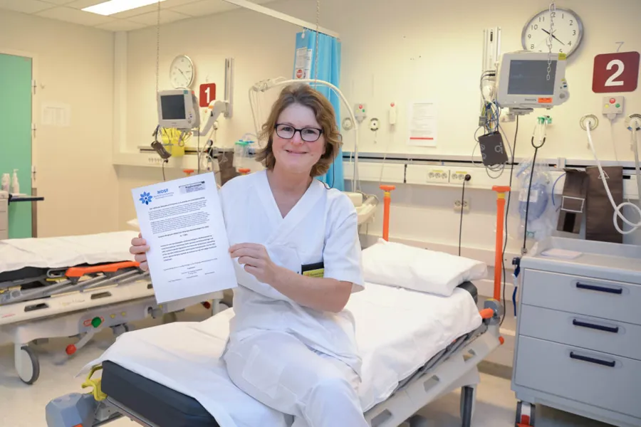 En person i en sykehusseng
