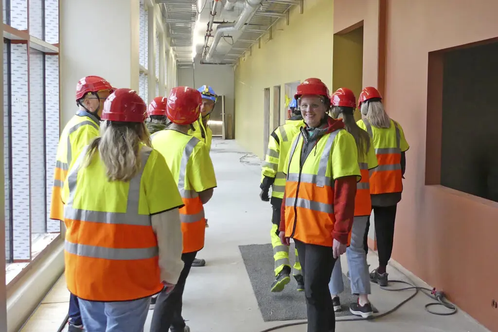omvisning resepsjon og gang til helsehus
