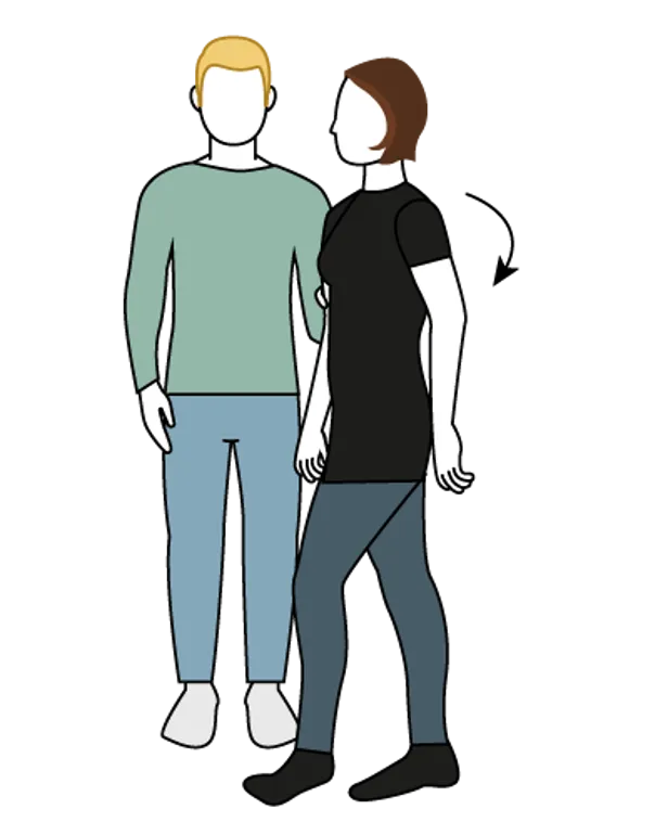 To personer iført masker